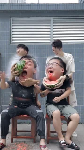 小伙吃瓜绝技是谁,小伙吃瓜绝技背后的神秘高手是谁？