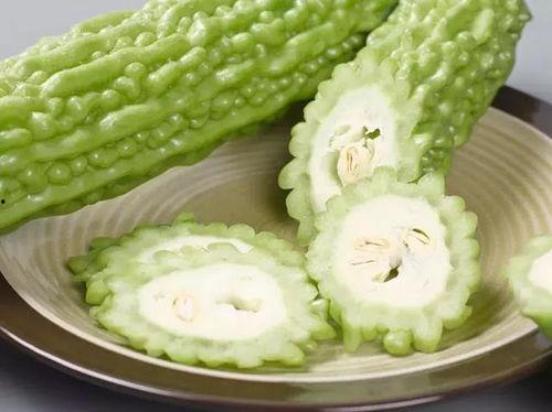 德兴吃瓜,揭秘当地特色美食背后的故事