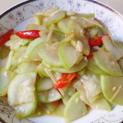 葫芦瓜炒着吃做法,葫芦瓜炒制秘籍，简单易学，色香味俱全