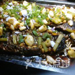 烤鱼吃瓜,夏日美食新风尚