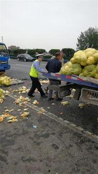 吃瓜群众把瓜摔一地,吃瓜群众摔瓜背后的故事