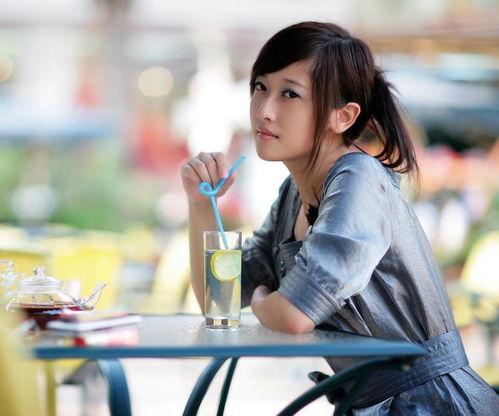 吃瓜美女江美云,吃瓜美女的时尚魅力与生活态度