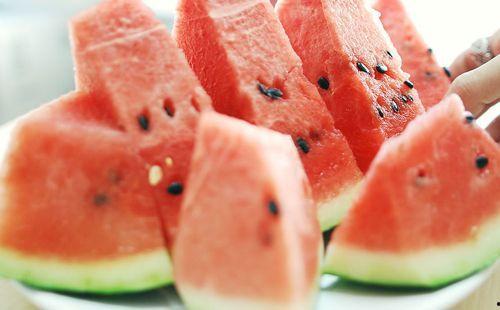 西瓜冰吃瓜,西瓜冰，吃瓜也能清凉一夏