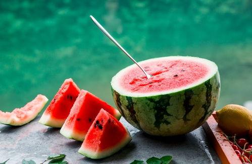 吃瓜念诗,品味生活，诗意盎然