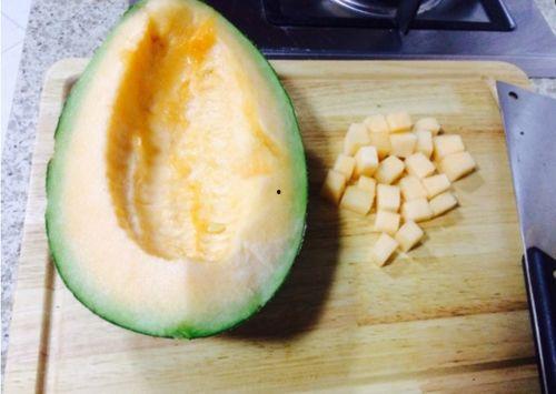 吃冻哈密瓜的视频,冻哈密瓜美味视频大赏