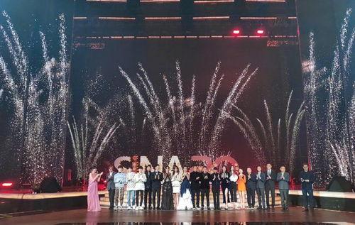 微博之夜现场吃瓜视频,吃瓜群众揭秘明星幕后趣事