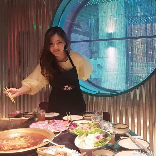 闺蜜火锅店吃瓜视频