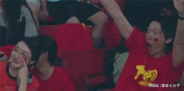 上海演出吃瓜事件视频,一场意外引发的舆论风波