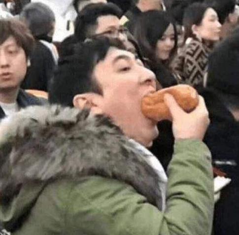 邳州蔡二哥吃瓜事件视频,一场引发网友热议的网络奇观