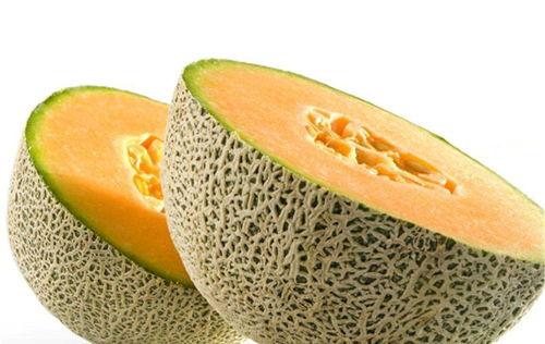 小伙与姐夫吃哈密瓜视频,小伙与姐夫的欢乐食光